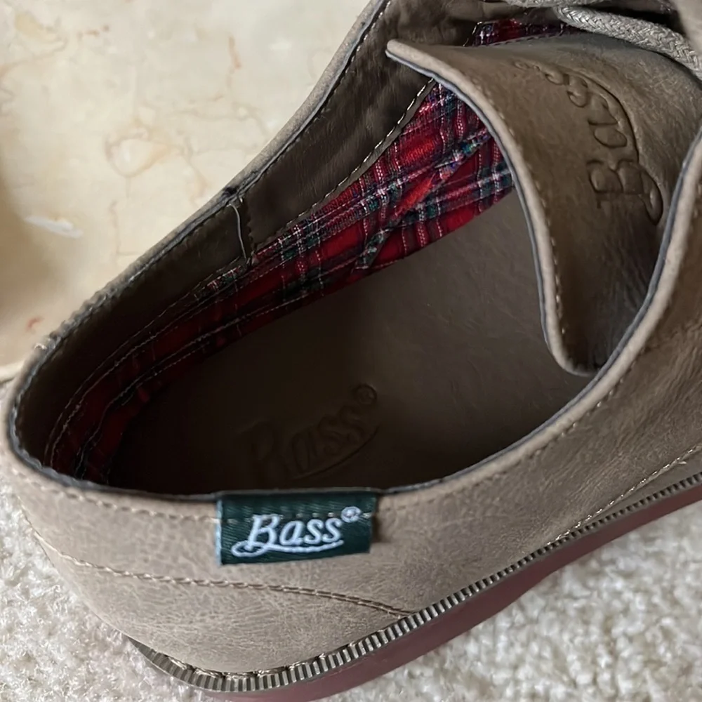 Brand New Bass Junior Bucks Taupe Oxford Casual Dress Shoes Boys Nubucks Lace Up